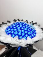 Freestanding Blue Double-tone 101 Soap Rose Bouquet - Image 3